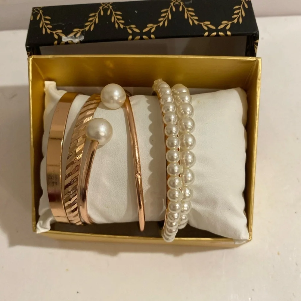 Elegant Pearl and Gold Bracelet Set (6) Bracelets (PF)